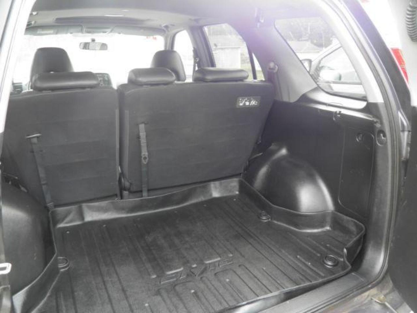 2005 Gray Honda CR-V SE 4WD AT (JHLRD78925C) with an 2.4l L4 engine, AT transmission, located at 19521 New George's Creek Rd SW, Barton, MD, 21521, (301) 463-2404, 39.524323, -79.017906 - Photo#4