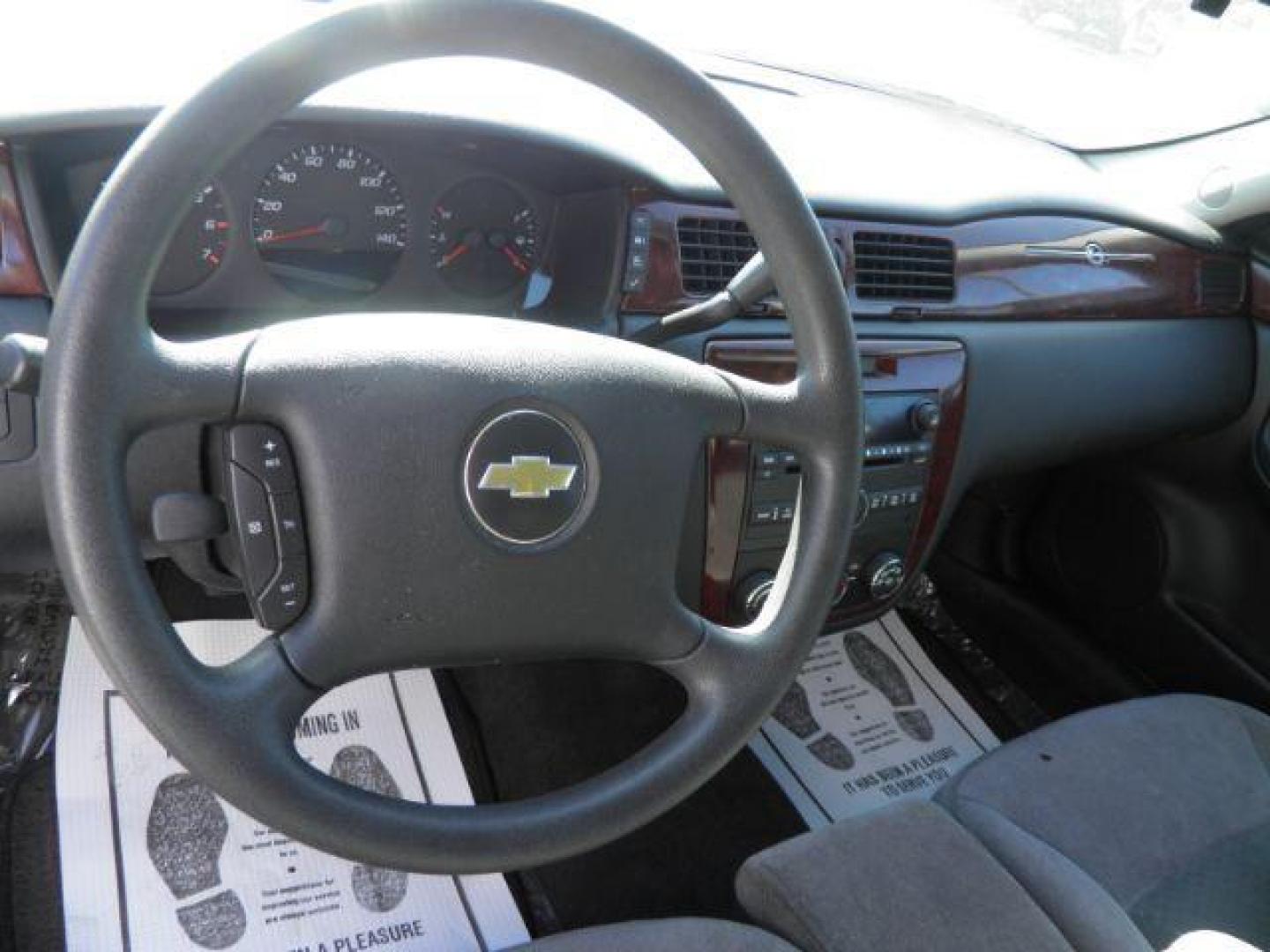2006 GRAY Chevrolet Impala LS (2G1WB58K269) with an 3.5L V6 engine, AT transmission, located at 15520 McMullen Hwy SW, Belair, MD, 21502, (301) 729-3700, 39.581375, -78.846451 - Photo#2