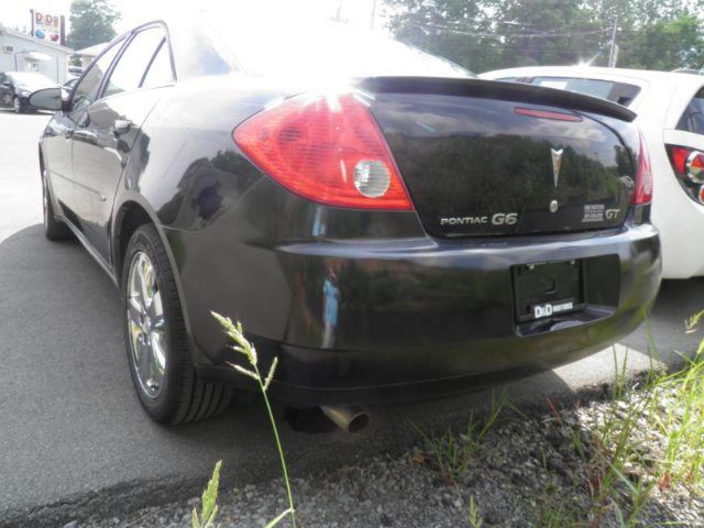 2007 Black Pontiac G6 GT Sedan (1G2ZH58N974) with an 3.5L V6 engine, AT transmission, located at 15520 McMullen Hwy SW, Belair, MD, 21502, (301) 729-3700, 39.581375, -78.846451 - Photo#4