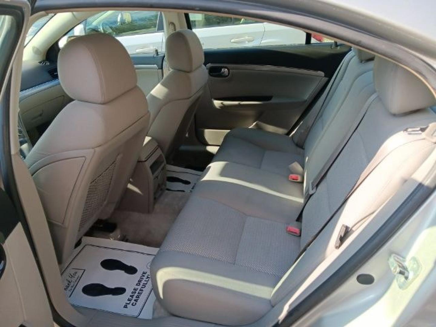 2007 GRAY Saturn Aura XE (1G8ZS57N47F) with an 3.5L V6 engine, AT transmission, located at 15520 McMullen Hwy SW, Belair, MD, 21502, (301) 729-3700, 39.581375, -78.846451- Photo#2