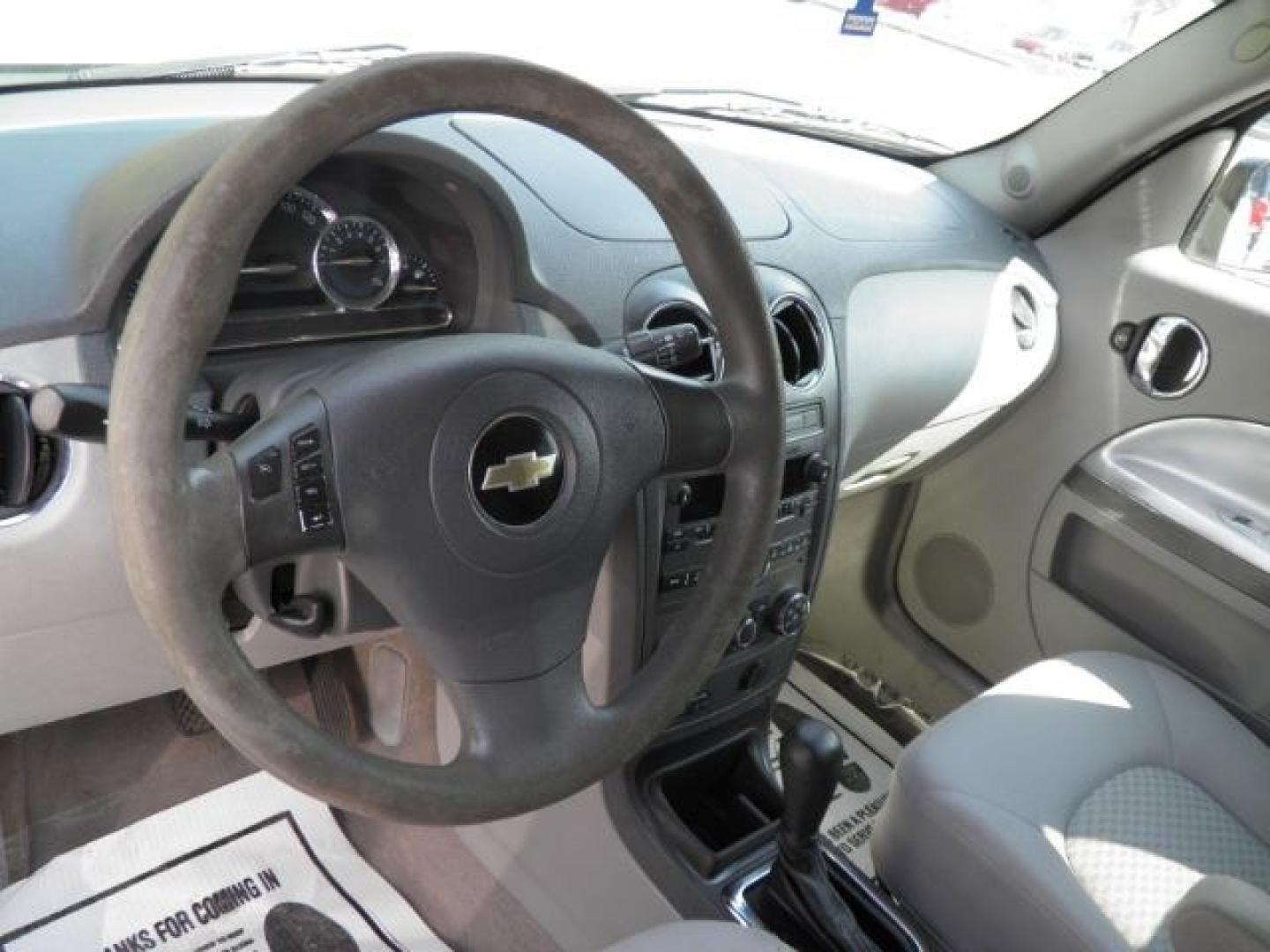 2009 GRAY Chevrolet HHR LS (3GNCA13B09S) with an 2.2L L4 engine, 4-Speed Automatic transmission, located at 15520 McMullen Hwy SW, Belair, MD, 21502, (301) 729-3700, 39.581375, -78.846451- Photo#2