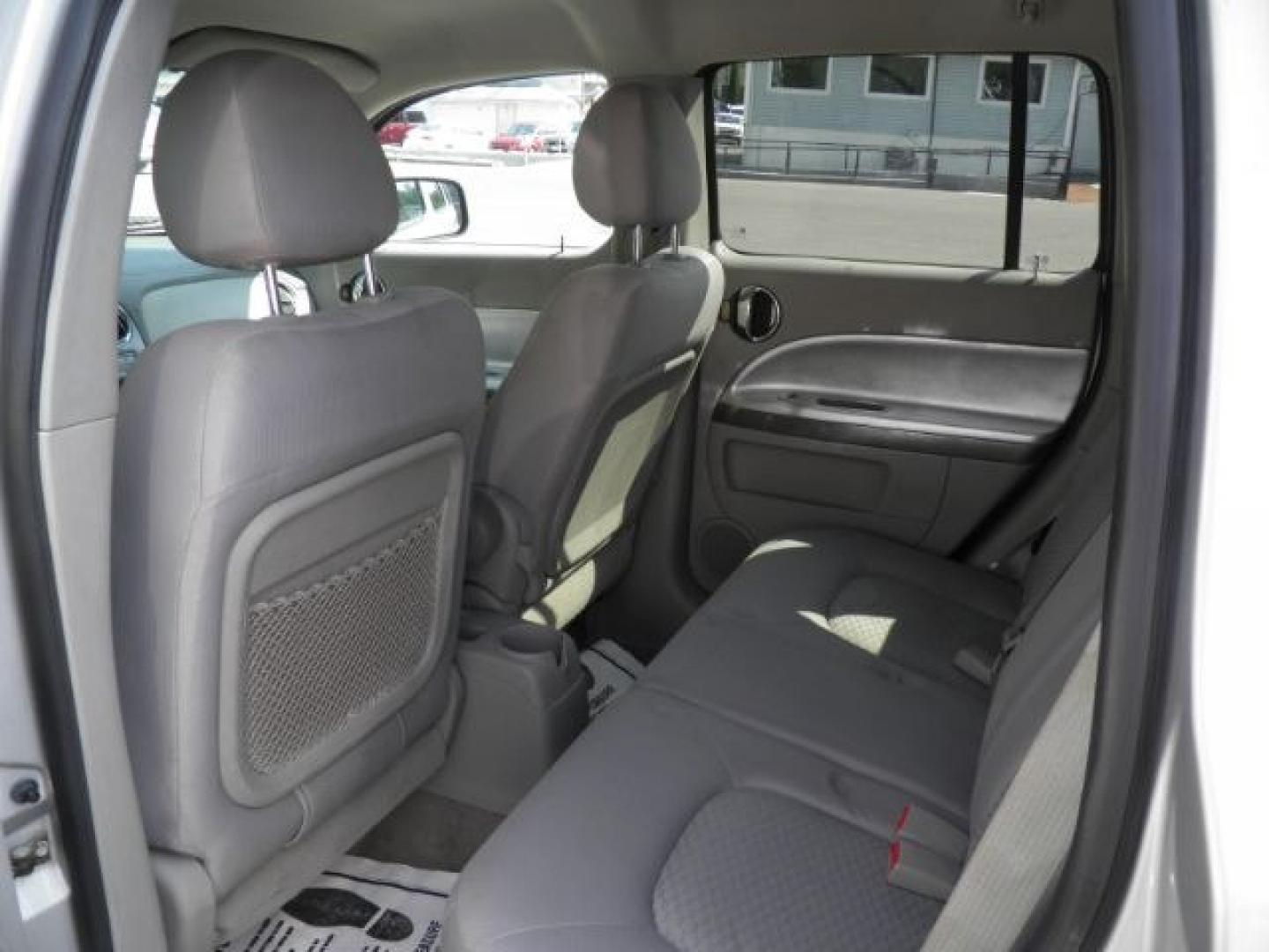 2009 GRAY Chevrolet HHR LS (3GNCA13B09S) with an 2.2L L4 engine, 4-Speed Automatic transmission, located at 15520 McMullen Hwy SW, Belair, MD, 21502, (301) 729-3700, 39.581375, -78.846451- Photo#3