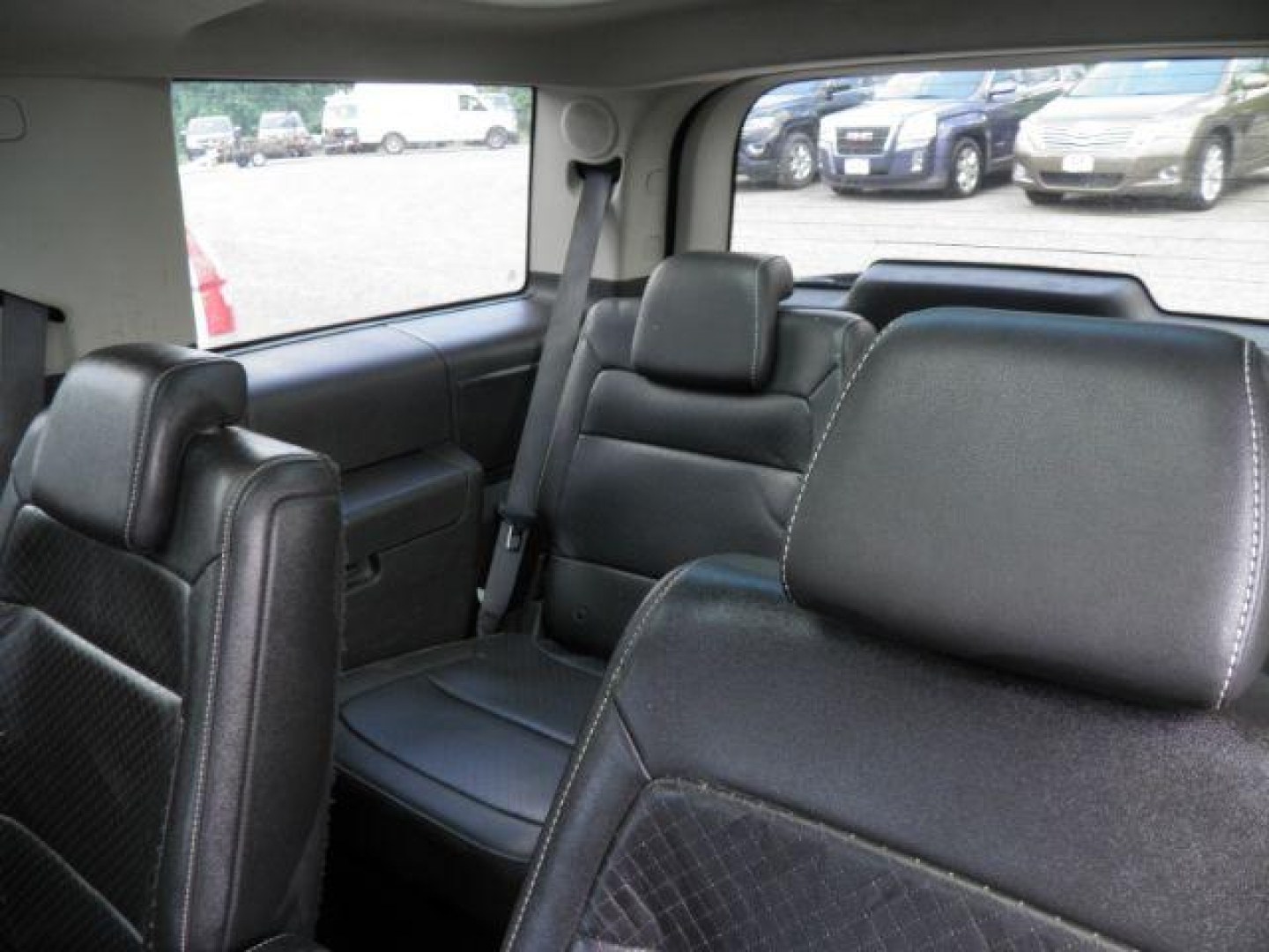 2009 BLUE Ford Flex Limited AWD (2FMEK63C69B) with an 3.5L V6 engine, AT transmission, located at 19521 New George's Creek Rd SW, Barton, MD, 21521, (301) 463-2404, 39.524323, -79.017906- Photo#4