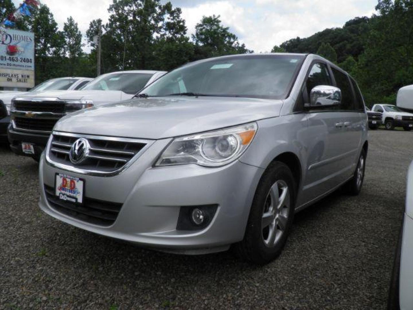 2009 Silver Volkswagen Routan SEL Premium (2V8HW64X79R) with an 4.0L V6 engine, AT transmission, located at 19521 New George's Creek Rd SW, Barton, MD, 21521, (301) 463-2404, 39.524323, -79.017906 - Photo#0