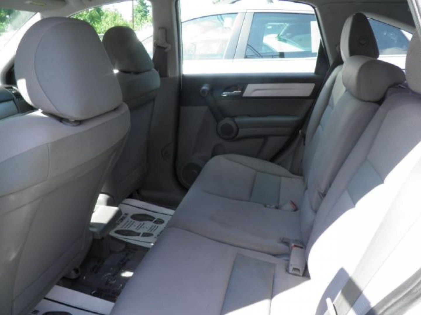 2010 WHITE Honda CR-V LX 4WD 5-Speed AT (5J6RE4H32AL) with an 2.4L L4 engine, AT transmission, located at 15520 McMullen Hwy SW, Belair, MD, 21502, (301) 729-3700, 39.581375, -78.846451- Photo#3