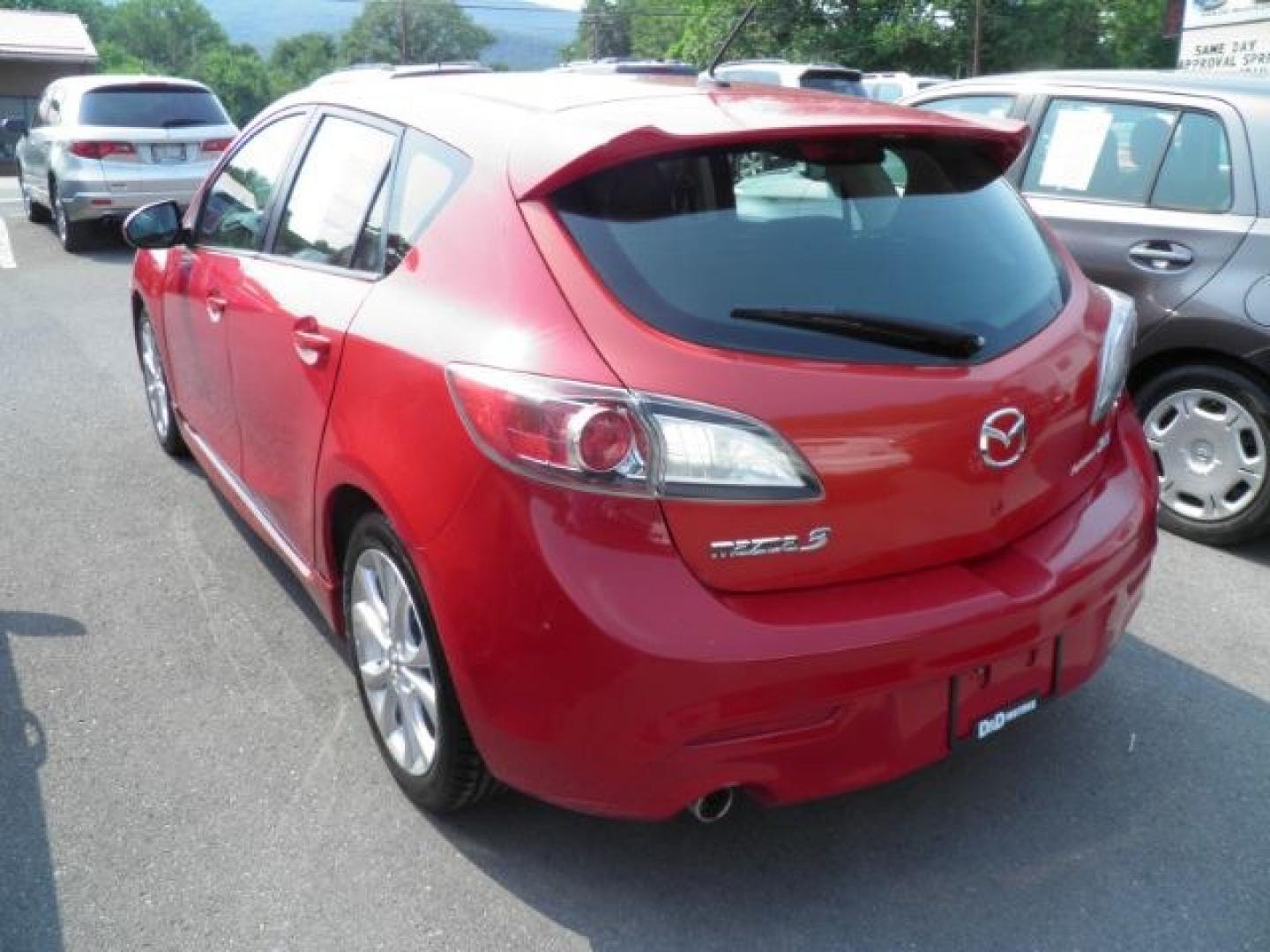2010 RED Mazda MAZDA3 s Sport 5-Door (JM1BL1H63A1) with an 2.5 L4 engine, AT transmission, located at 15520 McMullen Hwy SW, Belair, MD, 21502, (301) 729-3700, 39.581375, -78.846451- Photo#5
