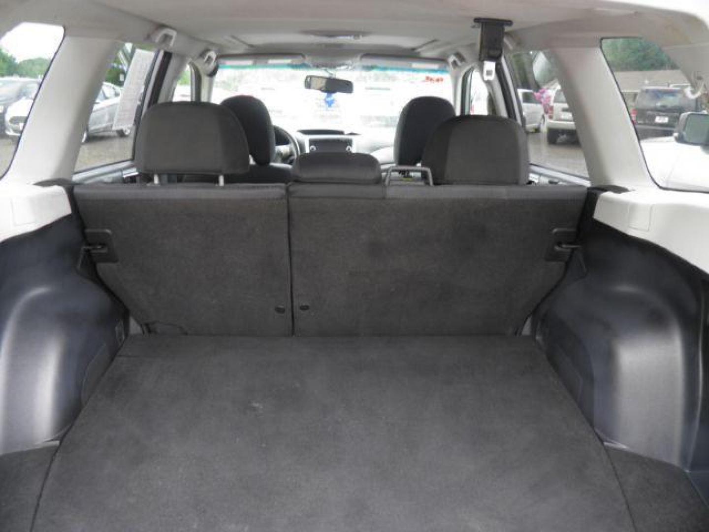 2010 SILVER Subaru Forester 2.5X Premium (JF2SH6CC7AH) with an 2.5 L4 engine, AT transmission, located at 19521 New George's Creek Rd SW, Barton, MD, 21521, (301) 463-2404, 39.524323, -79.017906 - Photo#4