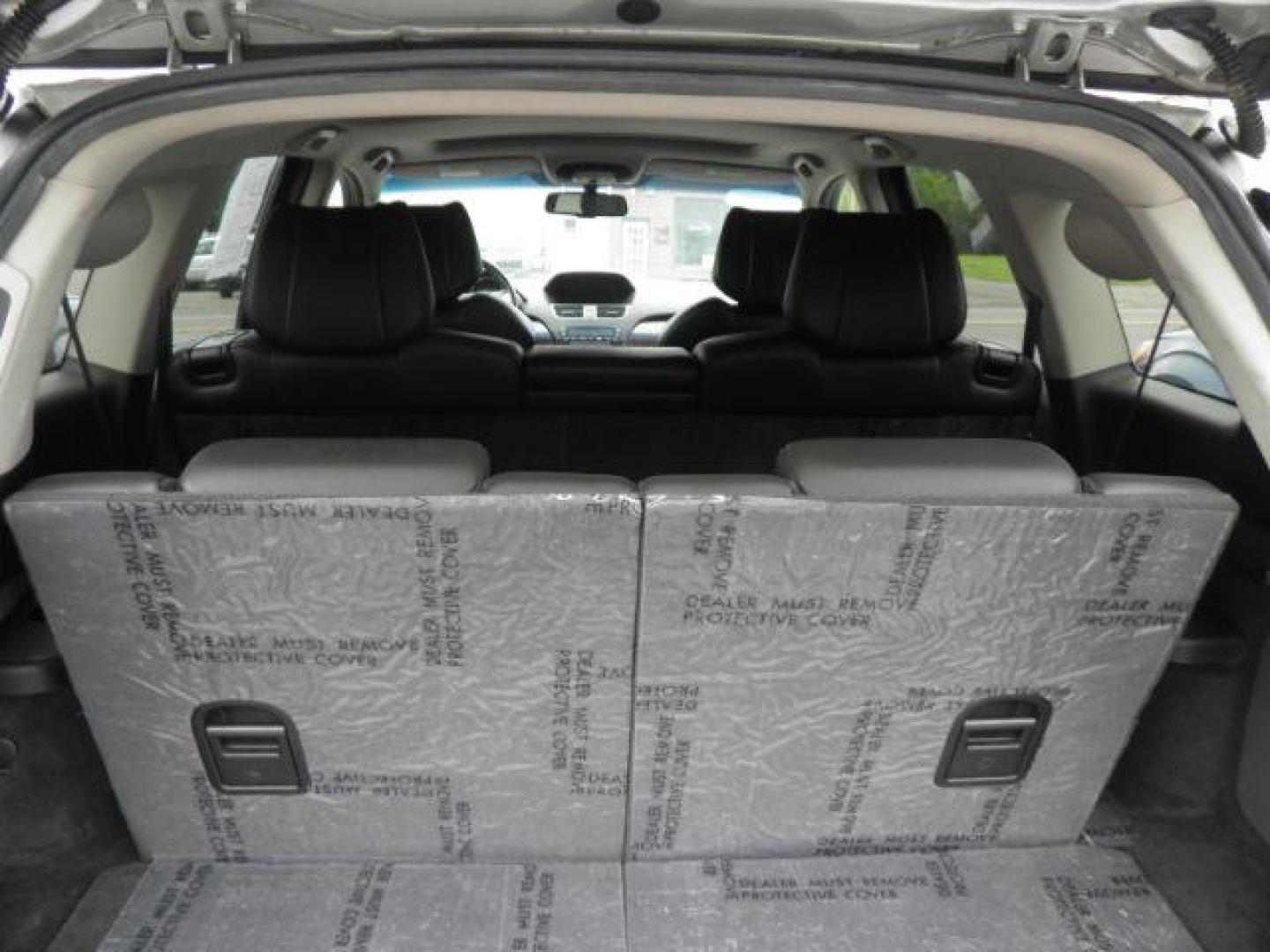 2011 Silver Acura MDX Technology Package (2HNYD2H67BH) with an 3.7L V6 engine, AT transmission, located at 15520 McMullen Hwy SW, Belair, MD, 21502, (301) 729-3700, 39.581375, -78.846451 - Photo#5