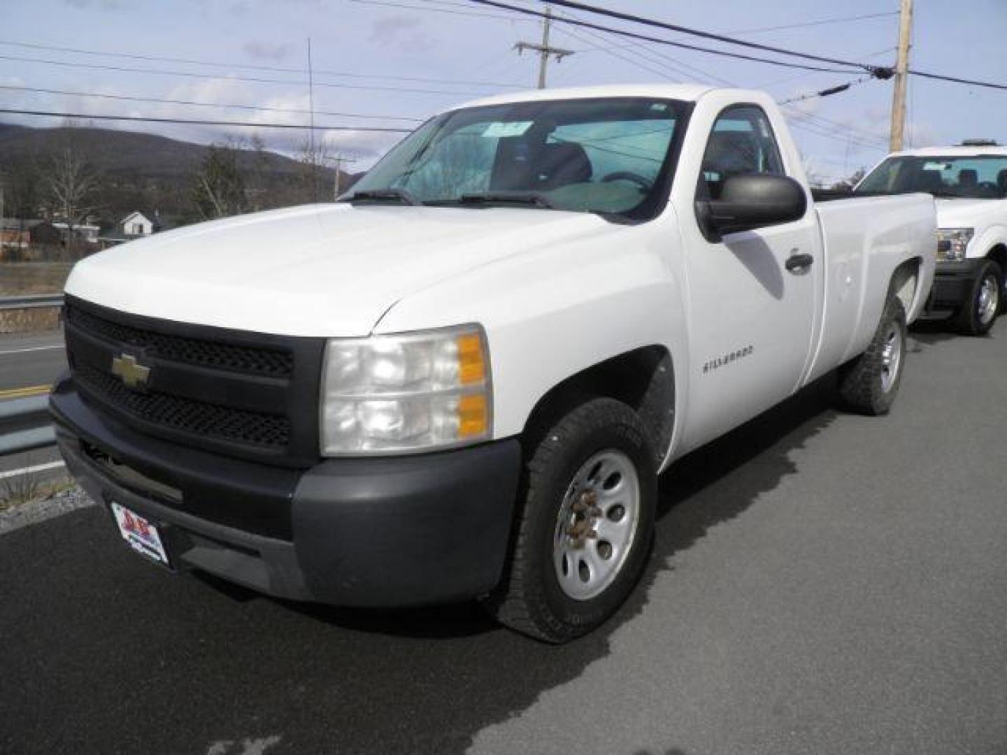 2011 WHITE Chevrolet Silverado 1500 Work Truck 2WD (1GCNCPEX6BZ) with an 4.3 V6 engine, AT transmission, located at 19521 New George's Creek Rd SW, Barton, MD, 21521, (301) 463-2404, 39.524323, -79.017906 - Photo#0