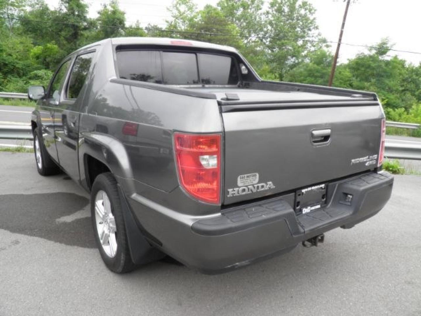 2011 Gray Honda Ridgeline RTL (5FPYK1F51BB) with an 3.5L V6 engine, AT transmission, located at 15520 McMullen Hwy SW, Belair, MD, 21502, (301) 729-3700, 39.581375, -78.846451- Photo#4