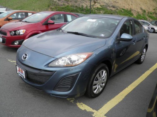 2011 Mazda MAZDA3 i Sport 4-Door