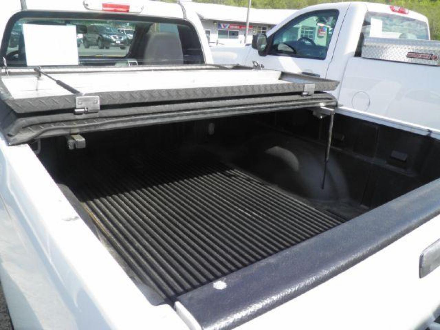 2012 White Chevrolet Colorado Work Truck 2WD (1GCCSBF96C8) with an 2.9L I4 engine, AT transmission, located at 15520 McMullen Hwy SW, Belair, MD, 21502, (301) 729-3700, 39.581375, -78.846451 - Photo#2