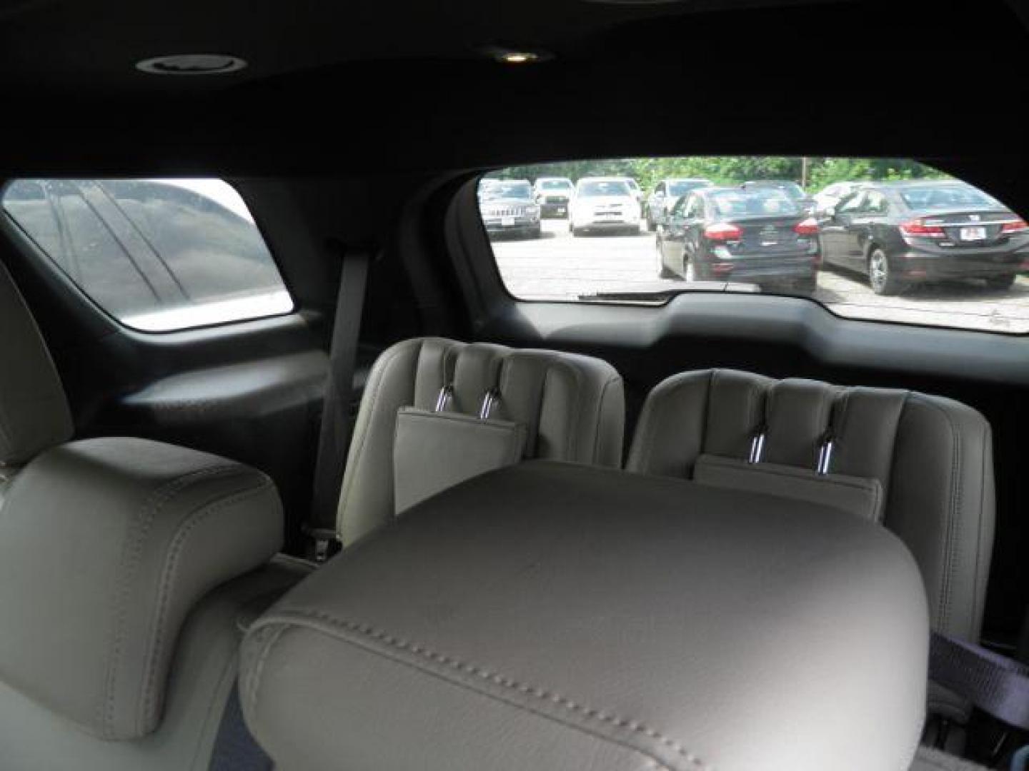 2013 Gray Ford Explorer XLT (1FM5K8D81DG) with an 3.5L V6 engine, AT transmission, located at 19521 New George's Creek Rd SW, Barton, MD, 21521, (301) 463-2404, 39.524323, -79.017906 - Photo#4