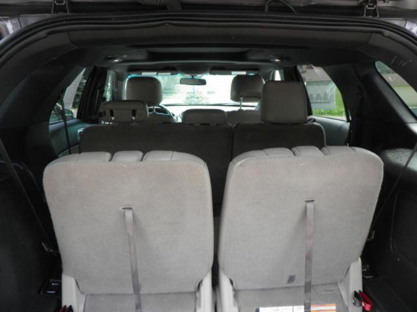 2013 Gray Ford Explorer XLT (1FM5K8D81DG) with an 3.5L V6 engine, AT transmission, located at 19521 New George's Creek Rd SW, Barton, MD, 21521, (301) 463-2404, 39.524323, -79.017906 - Photo#5