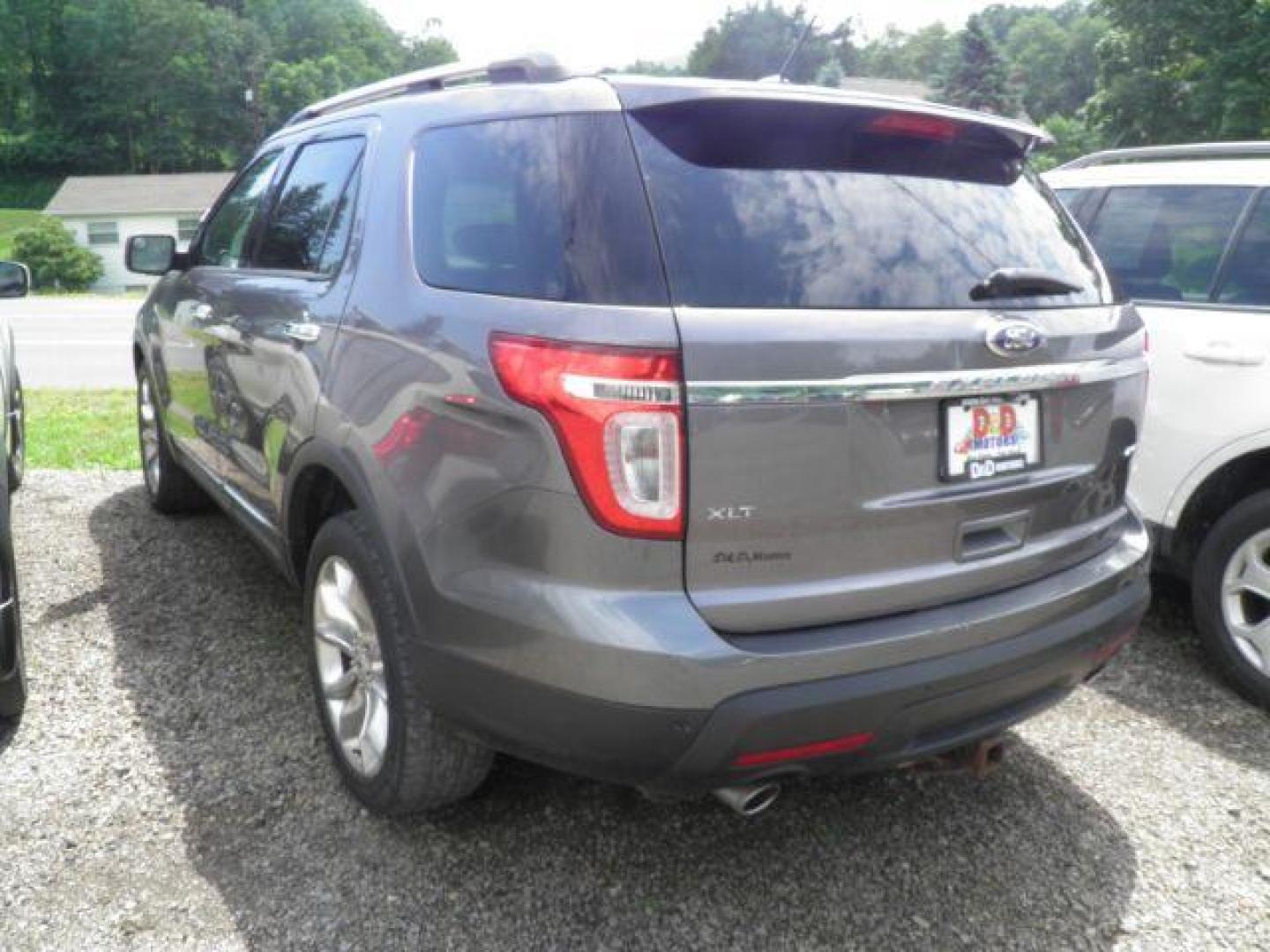 2013 Gray Ford Explorer XLT (1FM5K8D81DG) with an 3.5L V6 engine, AT transmission, located at 19521 New George's Creek Rd SW, Barton, MD, 21521, (301) 463-2404, 39.524323, -79.017906 - Photo#6