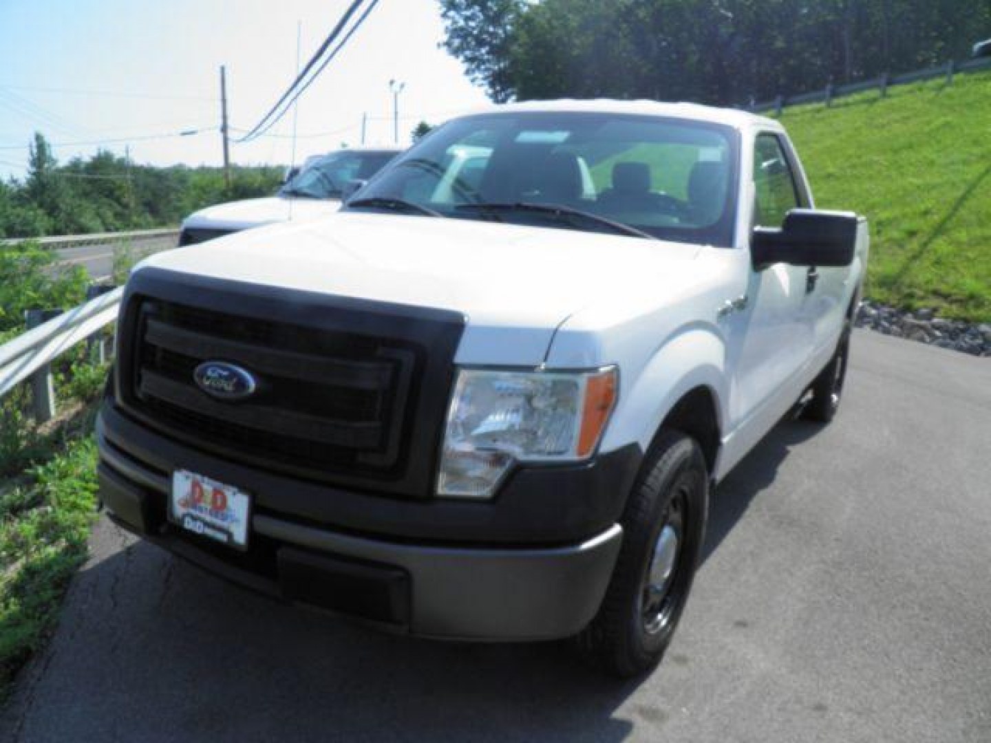 2013 White Ford F-150 XL 8-ft. Bed 2WD (1FTMF1CM1DK) with an 3.7L V6 engine, AT transmission, located at 15520 McMullen Hwy SW, Belair, MD, 21502, (301) 729-3700, 39.581375, -78.846451- Photo#0