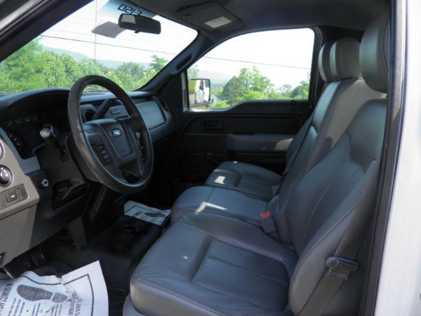 2013 White Ford F-150 XL 8-ft. Bed 2WD (1FTMF1CM1DK) with an 3.7L V6 engine, AT transmission, located at 15520 McMullen Hwy SW, Belair, MD, 21502, (301) 729-3700, 39.581375, -78.846451- Photo#2