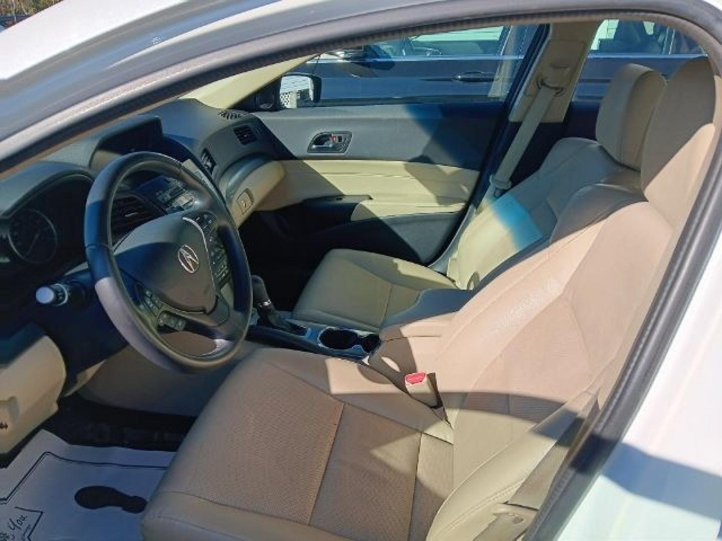 2014 WHITE ACURA ILX 4DR (19VDE1F78EE) with an 2.0L L4 engine, AT transmission, located at 15520 McMullen Hwy SW, Belair, MD, 21502, (301) 729-3700, 39.581375, -78.846451- Photo#1
