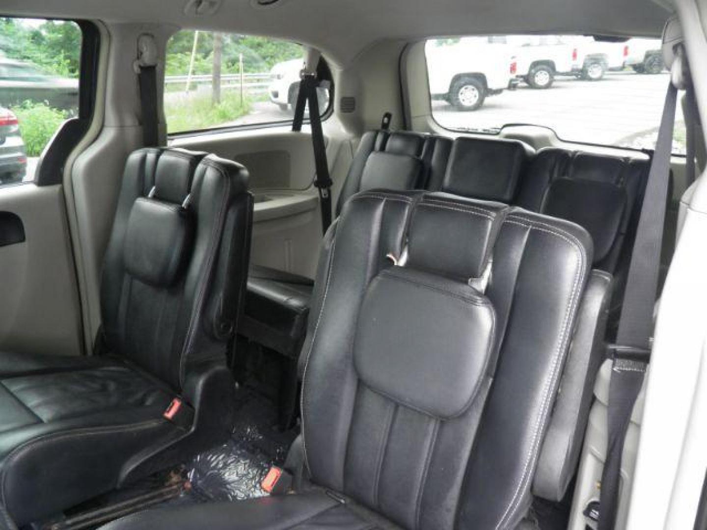 2014 Gray Chrysler Town and Country Touring (2C4RC1BG1ER) with an 3.6L V6 engine, AT transmission, located at 19521 New George's Creek Rd SW, Barton, MD, 21521, (301) 463-2404, 39.524323, -79.017906 - Photo#3