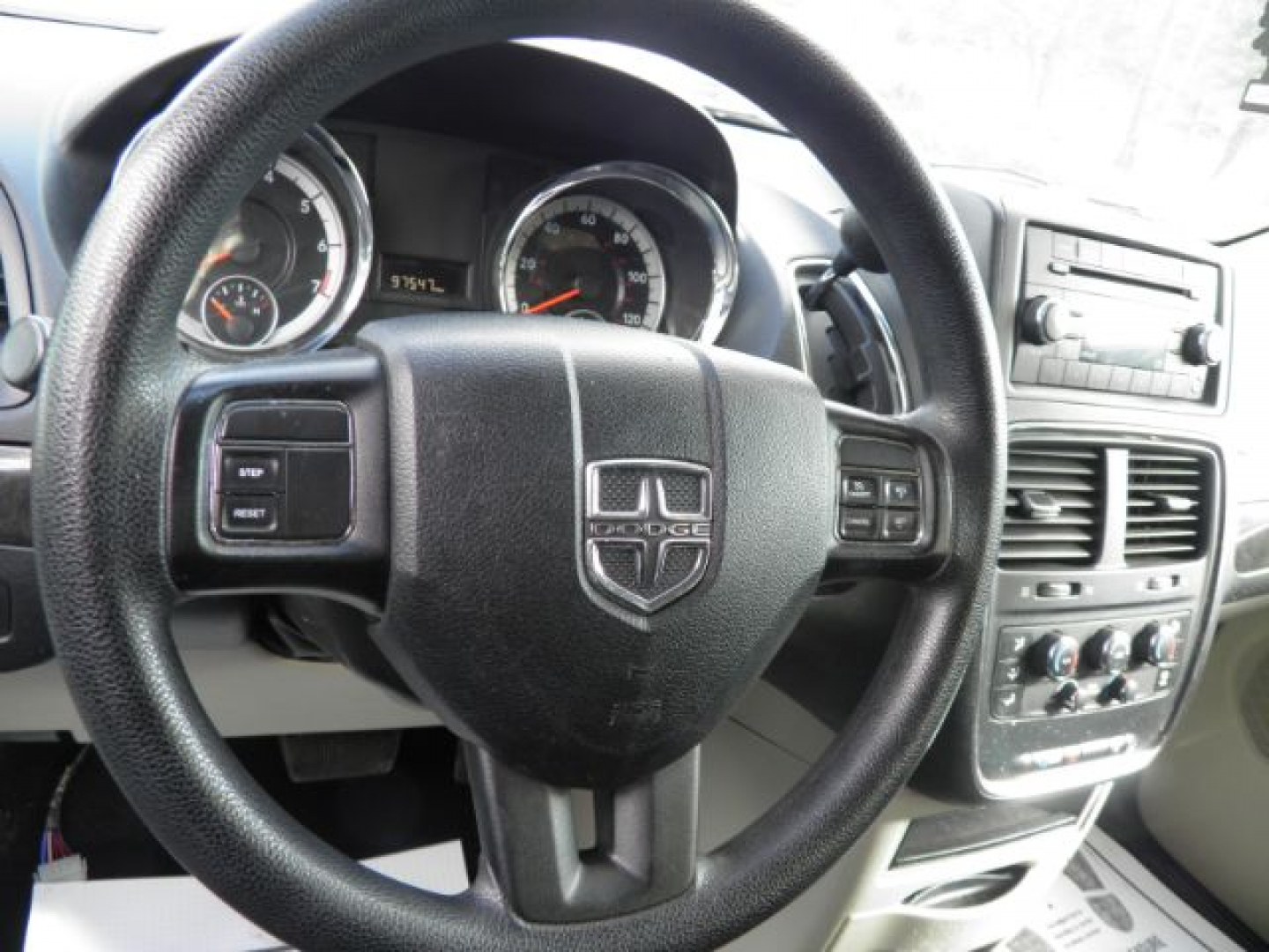 2014 White Dodge Grand Caravan SE (2C4RDGBG0ER) with an 3.6L V6 engine, AT transmission, located at 19521 New George's Creek Rd SW, Barton, MD, 21521, (301) 463-2404, 39.524323, -79.017906- Photo#2