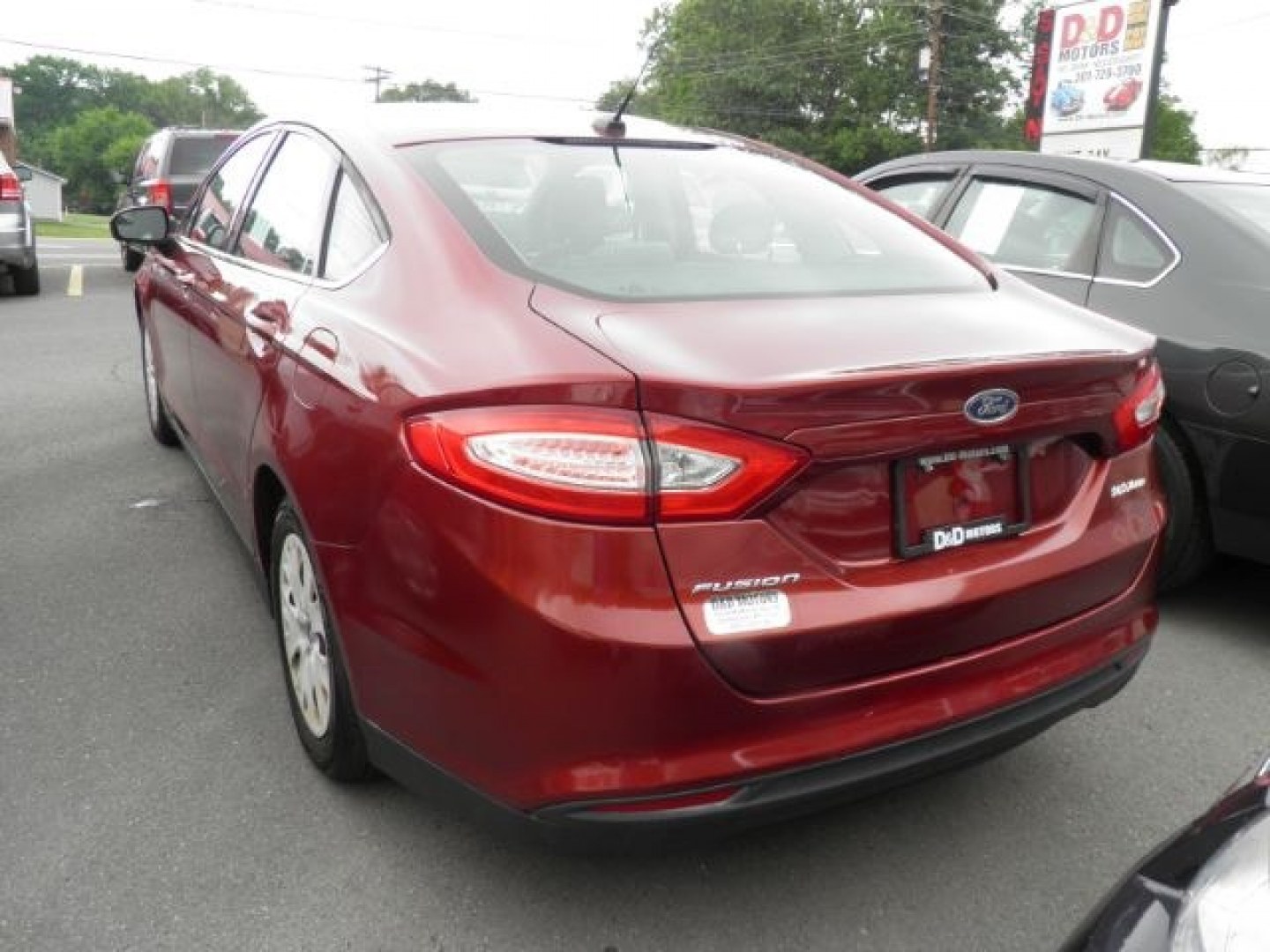 2014 MAROON FORD FUSION S (3FA6P0G79ER) with an 2.5 L4 engine, AT transmission, located at 15520 McMullen Hwy SW, Belair, MD, 21502, (301) 729-3700, 39.581375, -78.846451- Photo#4
