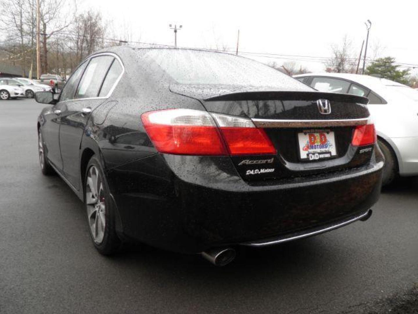 2014 Black Honda Accord Sport (1HGCR2E51EA) with an 2.4L I4 engine, MAN transmission, located at 15520 McMullen Hwy SW, Belair, MD, 21502, (301) 729-3700, 39.581375, -78.846451 - Photo#4