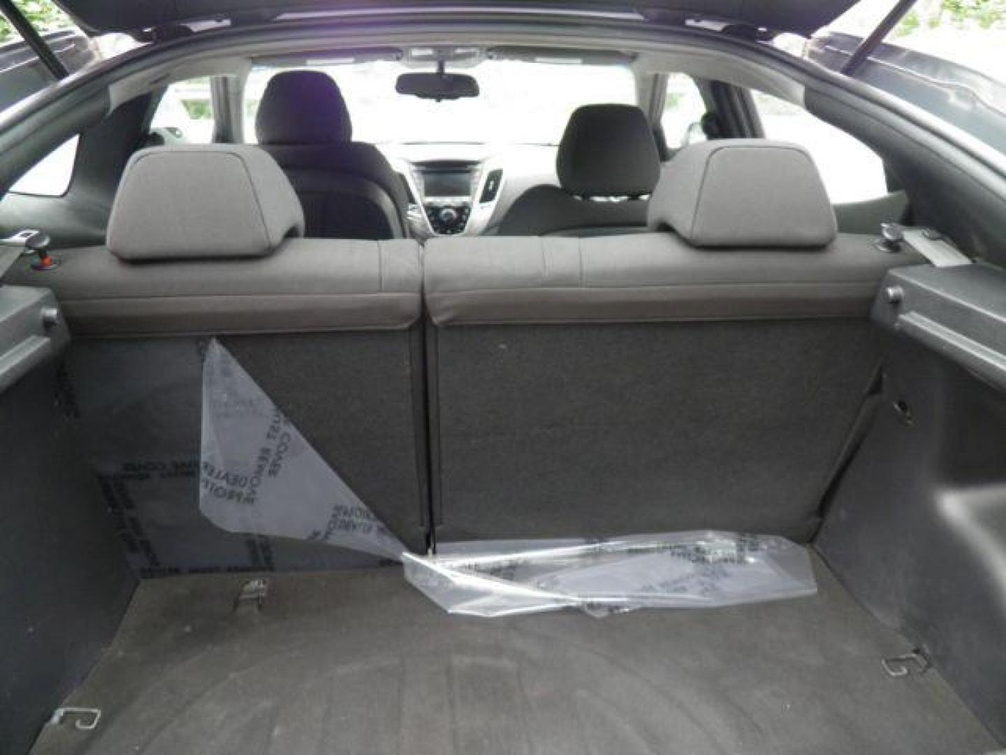 2014 Gray Hyundai Veloster Base (KMHTC6AD6EU) with an 1.6L I4 engine, AT transmission, located at 15520 McMullen Hwy SW, Belair, MD, 21502, (301) 729-3700, 39.581375, -78.846451 - Photo#4