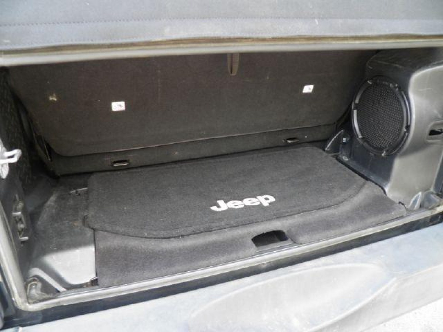 2014 BLACK JEEP WRANGLER Sport 4WD (1C4AJWAG4EL) with an 3.6L V6 engine, AT transmission, located at 15520 McMullen Hwy SW, Belair, MD, 21502, (301) 729-3700, 39.581375, -78.846451- Photo#4