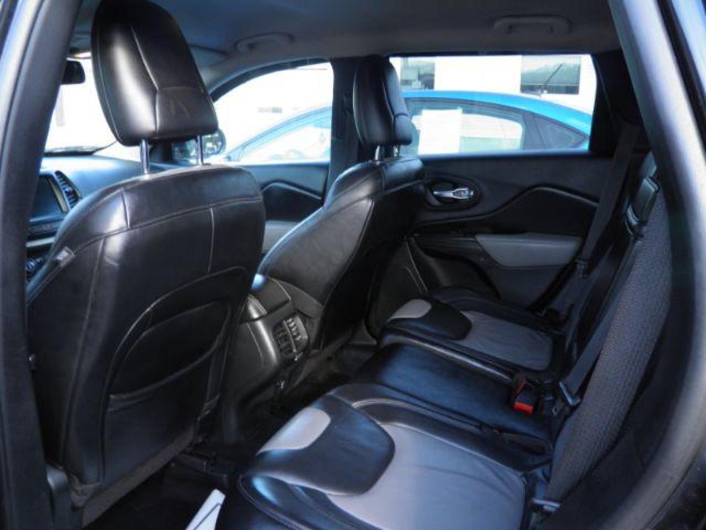 2014 BLACK Jeep Cherokee Limited 4WD (1C4PJMDB1EW) with an 2.4L L4 engine, AT transmission, located at 19521 New George's Creek Rd SW, Barton, MD, 21521, (301) 463-2404, 39.524323, -79.017906 - Photo#3