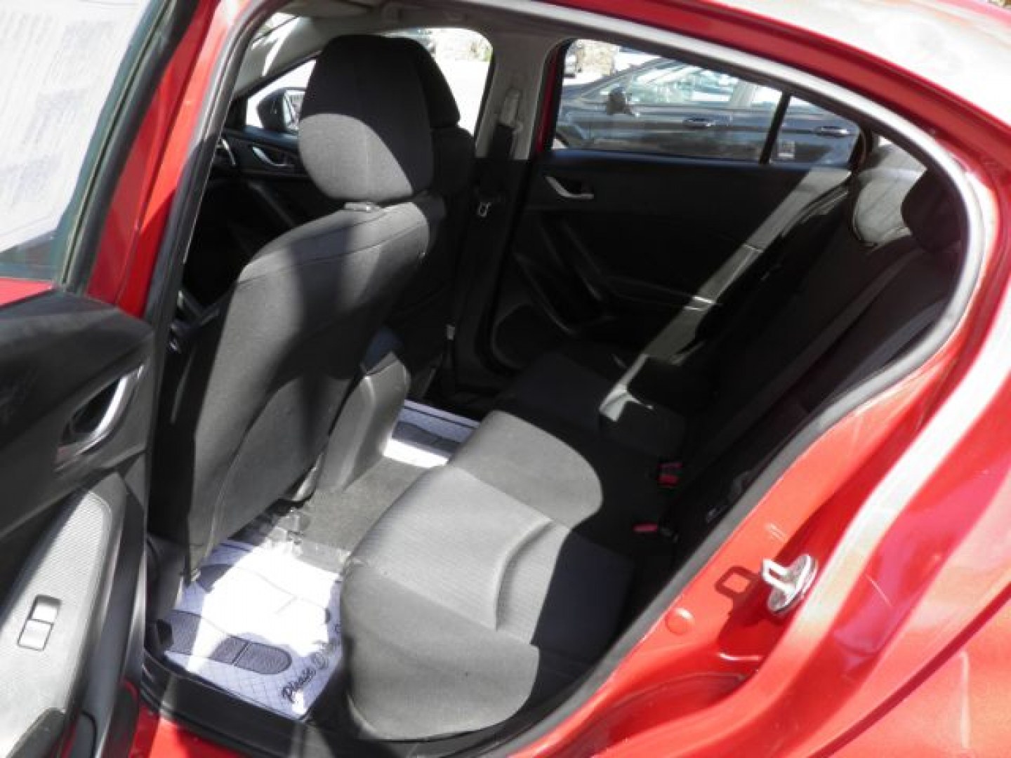 2014 RED Mazda 3 i SV (JM1BM1T79E1) with an 2.0l L4 engine, 6sp transmission, located at 19521 New George's Creek Rd SW, Barton, MD, 21521, (301) 463-2404, 39.524323, -79.017906- Photo#3