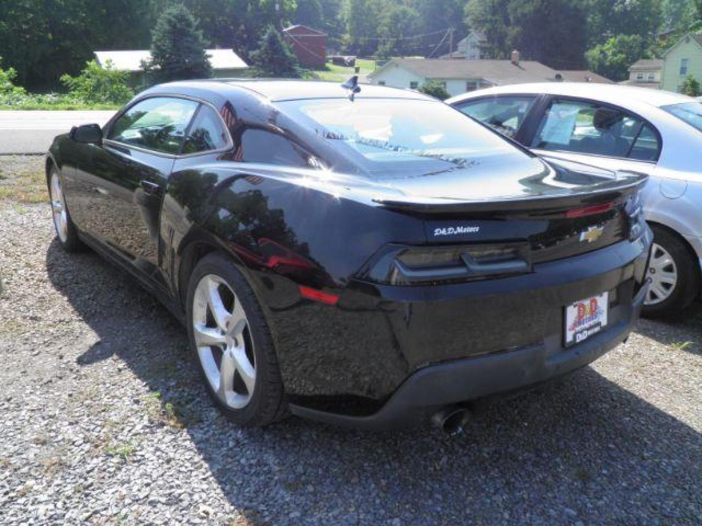 2015 Black Chevrolet Camaro 1LT Coupe (2G1FD1E3XF9) with an 3.6L V6 engine, AT transmission, located at 15520 McMullen Hwy SW, Belair, MD, 21502, (301) 729-3700, 39.581375, -78.846451 - Photo#4