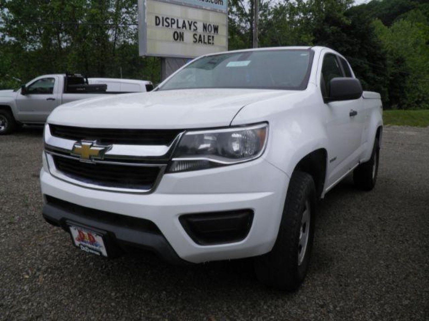 2015 White Chevrolet Colorado WT (1GCHTAEA6F1) with an 2.5L I4 engine, AT transmission, located at 15520 McMullen Hwy SW, Belair, MD, 21502, (301) 729-3700, 39.581375, -78.846451 - Photo#0