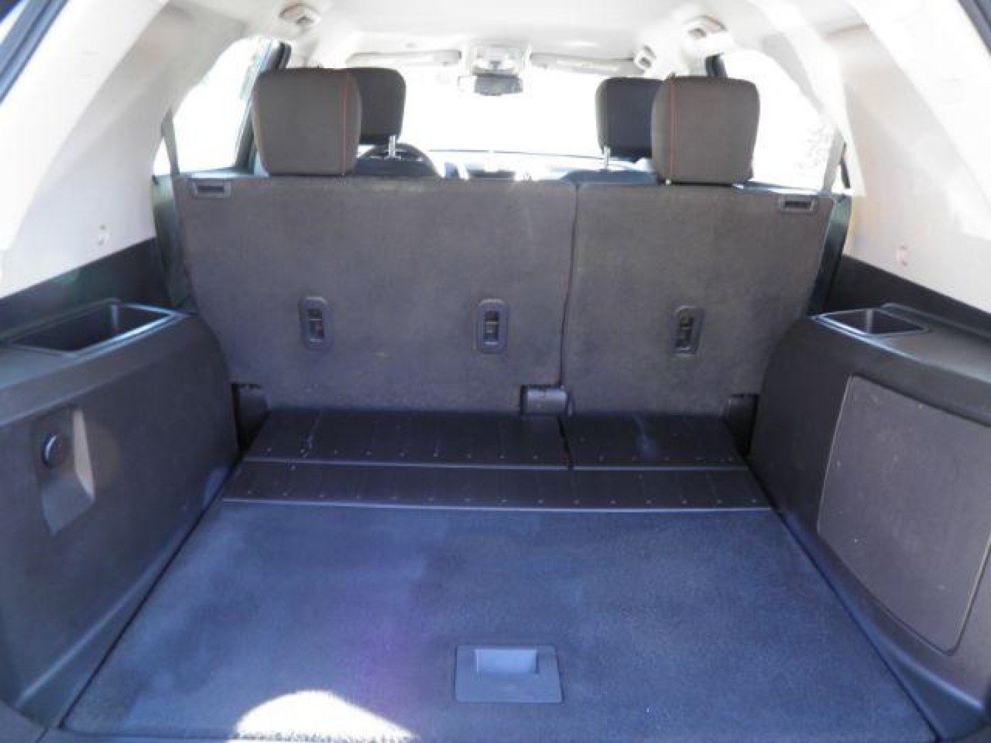 2015 SILVER Chevrolet Equinox LS (1GNFLEEK4FZ) with an 2.4L L4 engine, AT transmission, located at 19521 New George's Creek Rd SW, Barton, MD, 21521, (301) 463-2404, 39.524323, -79.017906- Photo#4
