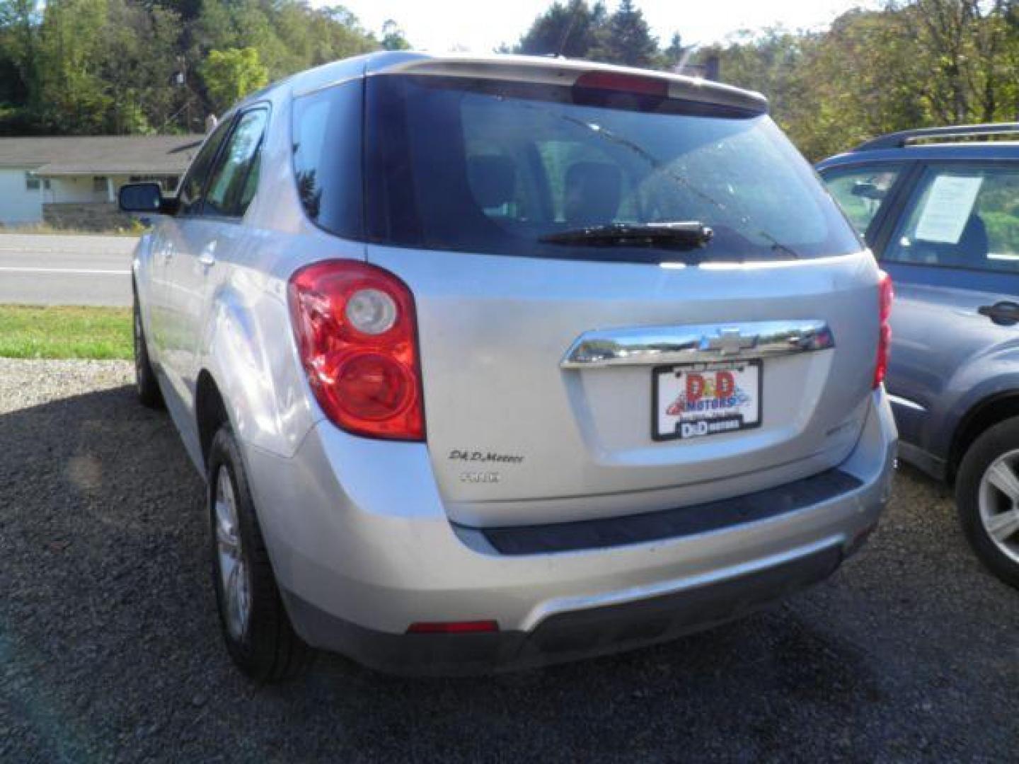 2015 SILVER Chevrolet Equinox LS (1GNFLEEK4FZ) with an 2.4L L4 engine, AT transmission, located at 19521 New George's Creek Rd SW, Barton, MD, 21521, (301) 463-2404, 39.524323, -79.017906- Photo#5
