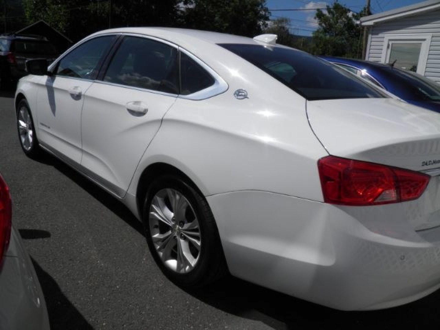 2015 WHITE Chevrolet IMPALA 1LT (2G1115SL2F9) with an 2.5 L4 engine, AT transmission, located at 15520 McMullen Hwy SW, Belair, MD, 21502, (301) 729-3700, 39.581375, -78.846451- Photo#4
