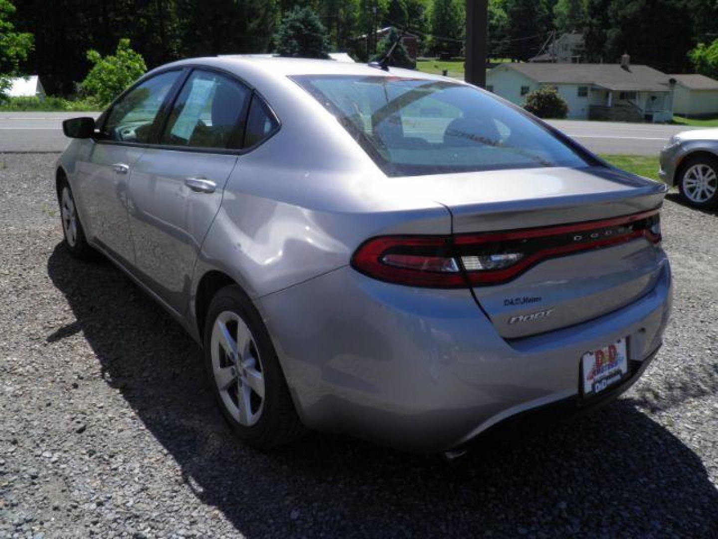 2015 GRAY Dodge Dart SXT (1C3CDFBB8FD) with an 2.4L L4 engine, 6SP transmission, located at 19521 New George's Creek Rd SW, Barton, MD, 21521, (301) 463-2404, 39.524323, -79.017906- Photo#4