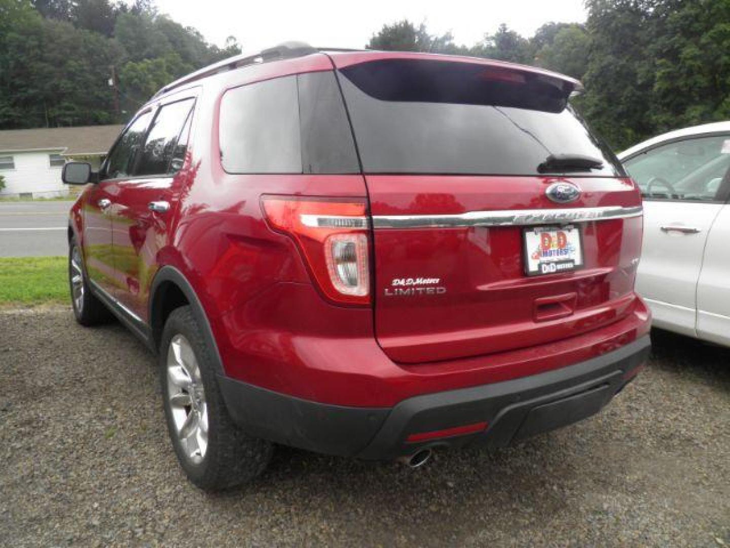 2015 RED Ford Explorer Limited (1FM5K8F85FG) with an 3.5L V6 engine, AT transmission, located at 19521 New George's Creek Rd SW, Barton, MD, 21521, (301) 463-2404, 39.524323, -79.017906 - Photo#5