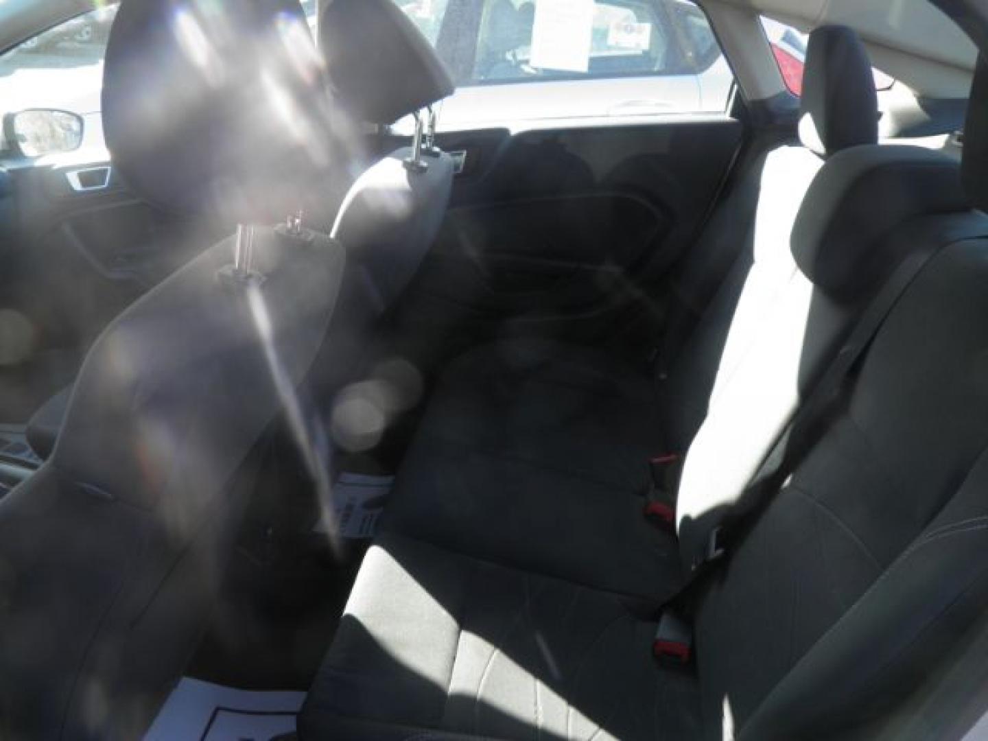 2015 Silver Ford Fiesta SE Sedan (3FADP4BJ6FM) with an 1.6L I4 engine, AT transmission, located at 19521 New George's Creek Rd SW, Barton, MD, 21521, (301) 463-2404, 39.524323, -79.017906- Photo#3