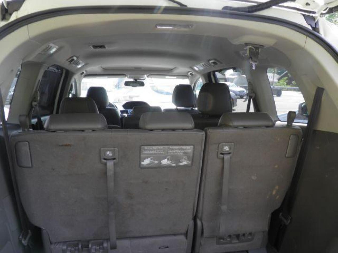 2015 White Honda Odyssey EX-L (5FNRL5H64FB) with an 3.5L V6 engine, AT transmission, located at 19521 New George's Creek Rd SW, Barton, MD, 21521, (301) 463-2404, 39.524323, -79.017906 - Photo#4