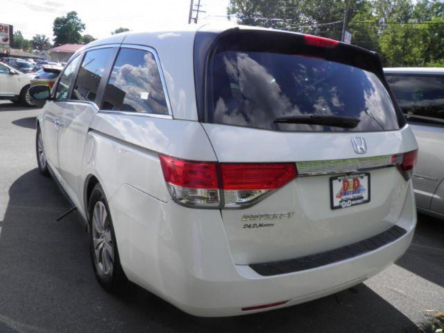 2015 White Honda Odyssey EX-L (5FNRL5H64FB) with an 3.5L V6 engine, AT transmission, located at 19521 New George's Creek Rd SW, Barton, MD, 21521, (301) 463-2404, 39.524323, -79.017906 - Photo#5