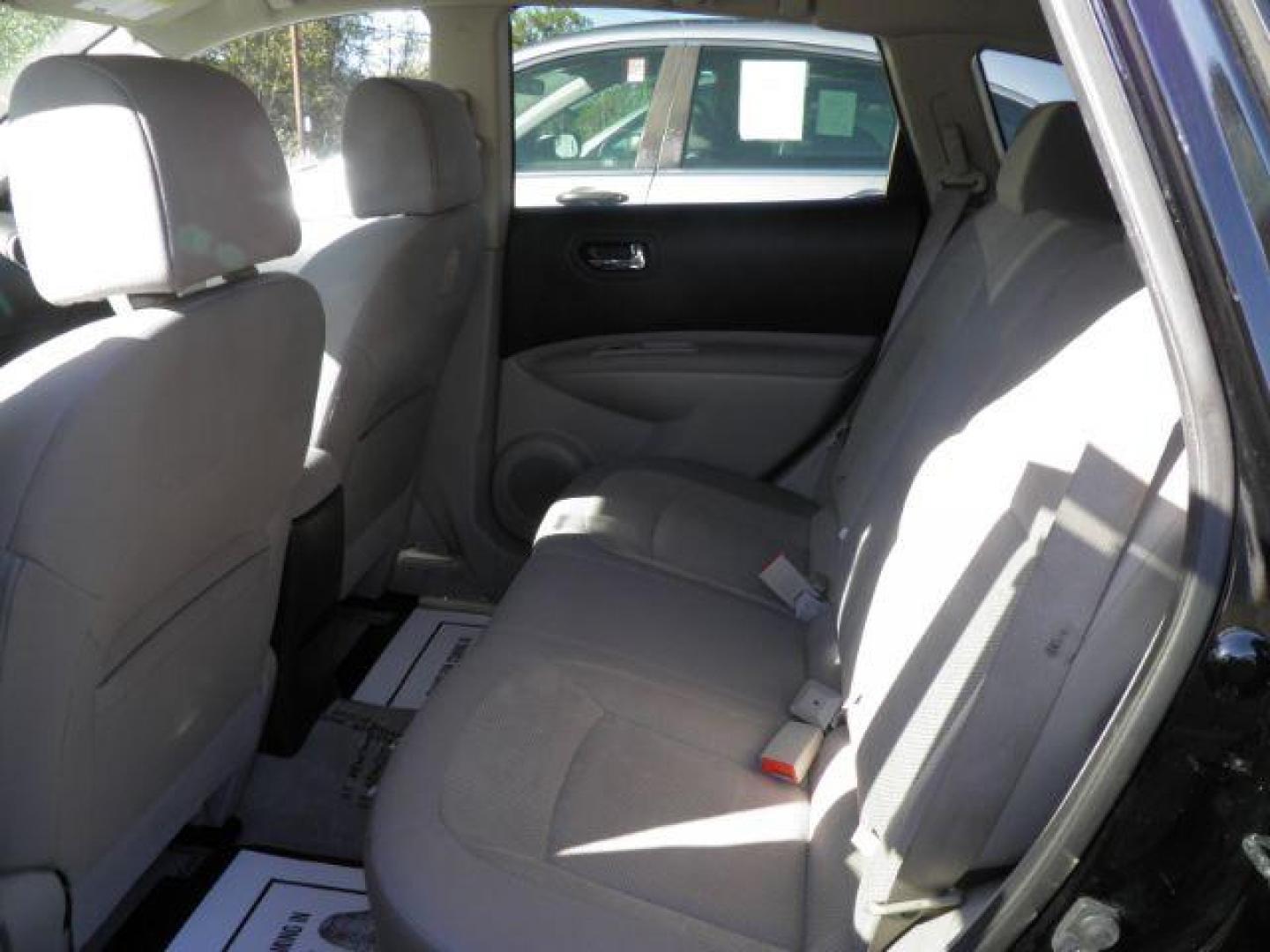 2015 Black Nissan Rogue S AWD (JN8AS5MV1FW) with an 2.5L I4 engine, AT transmission, located at 15520 McMullen Hwy SW, Belair, MD, 21502, (301) 729-3700, 39.581375, -78.846451 - Photo#3