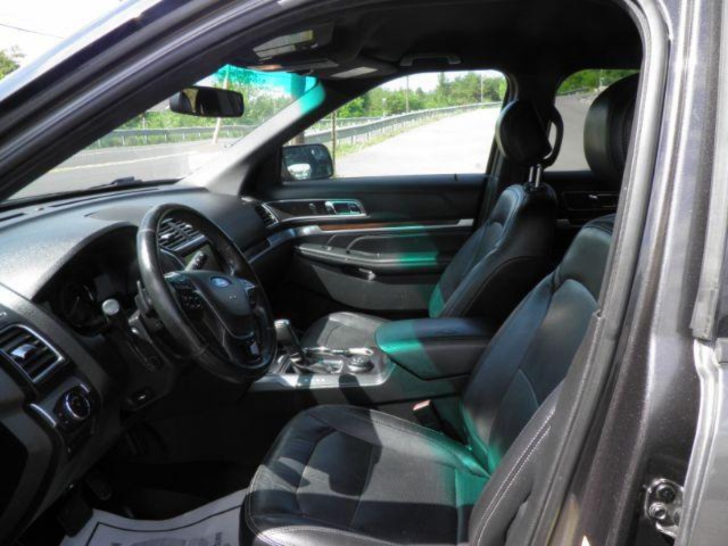 2016 GRAY FORD EXPLORER Limited 4WD (1FM5K8F88GG) with an 3.5L V6 engine, AT transmission, located at 15520 McMullen Hwy SW, Belair, MD, 21502, (301) 729-3700, 39.581375, -78.846451- Photo#1