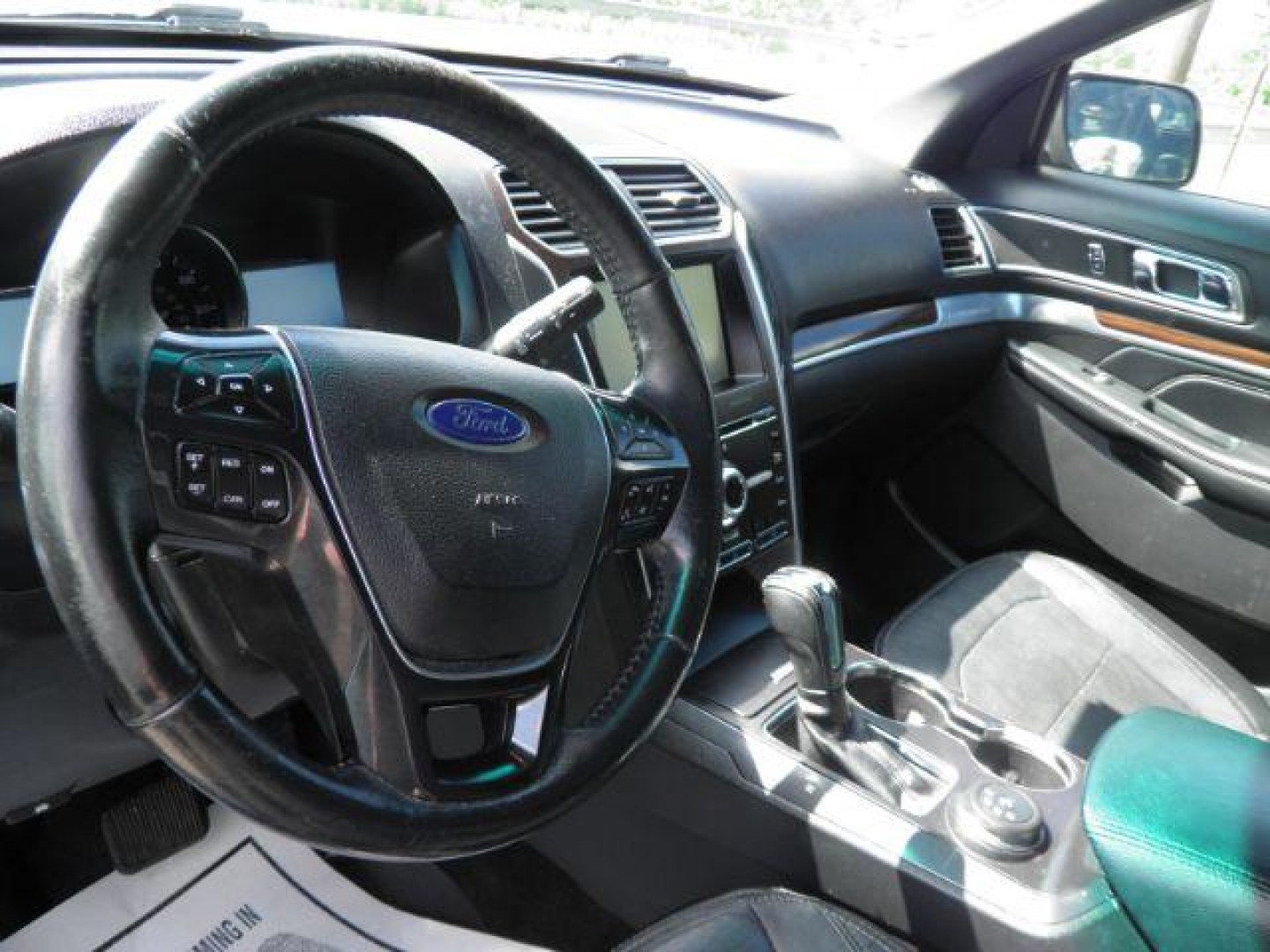 2016 GRAY FORD EXPLORER Limited 4WD (1FM5K8F88GG) with an 3.5L V6 engine, AT transmission, located at 15520 McMullen Hwy SW, Belair, MD, 21502, (301) 729-3700, 39.581375, -78.846451- Photo#2