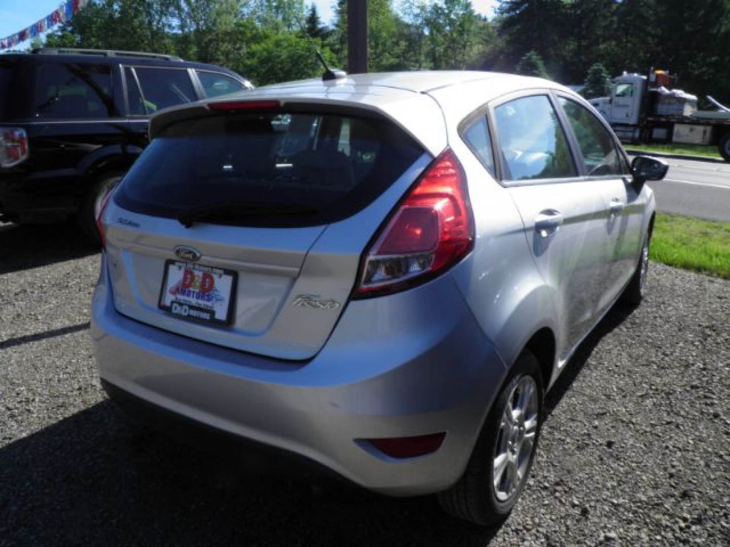 2016 Gray Ford Fiesta SE Hatchback (3FADP4EJXGM) with an 1.6L I4 engine, AT transmission, located at 15520 McMullen Hwy SW, Belair, MD, 21502, (301) 729-3700, 39.581375, -78.846451- Photo#5