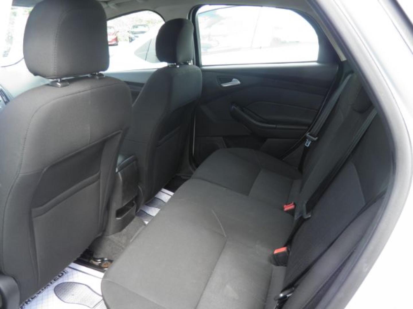 2016 White Ford Focus SE Hatch (1FADP3K25GL) with an 2.0L I4 engine, AT transmission, located at 15520 McMullen Hwy SW, Belair, MD, 21502, (301) 729-3700, 39.581375, -78.846451- Photo#3