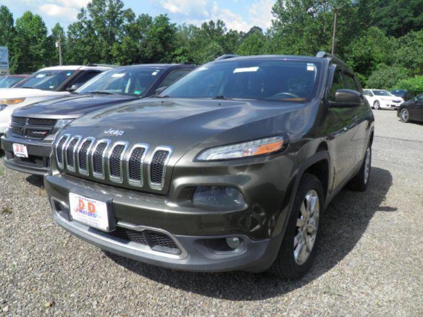 2016 Green Jeep Cherokee Limited (1C4PJMDB3GW) with an 2.4L I4 engine, AT transmission, located at 19521 New George's Creek Rd SW, Barton, MD, 21521, (301) 463-2404, 39.524323, -79.017906 - Photo#0