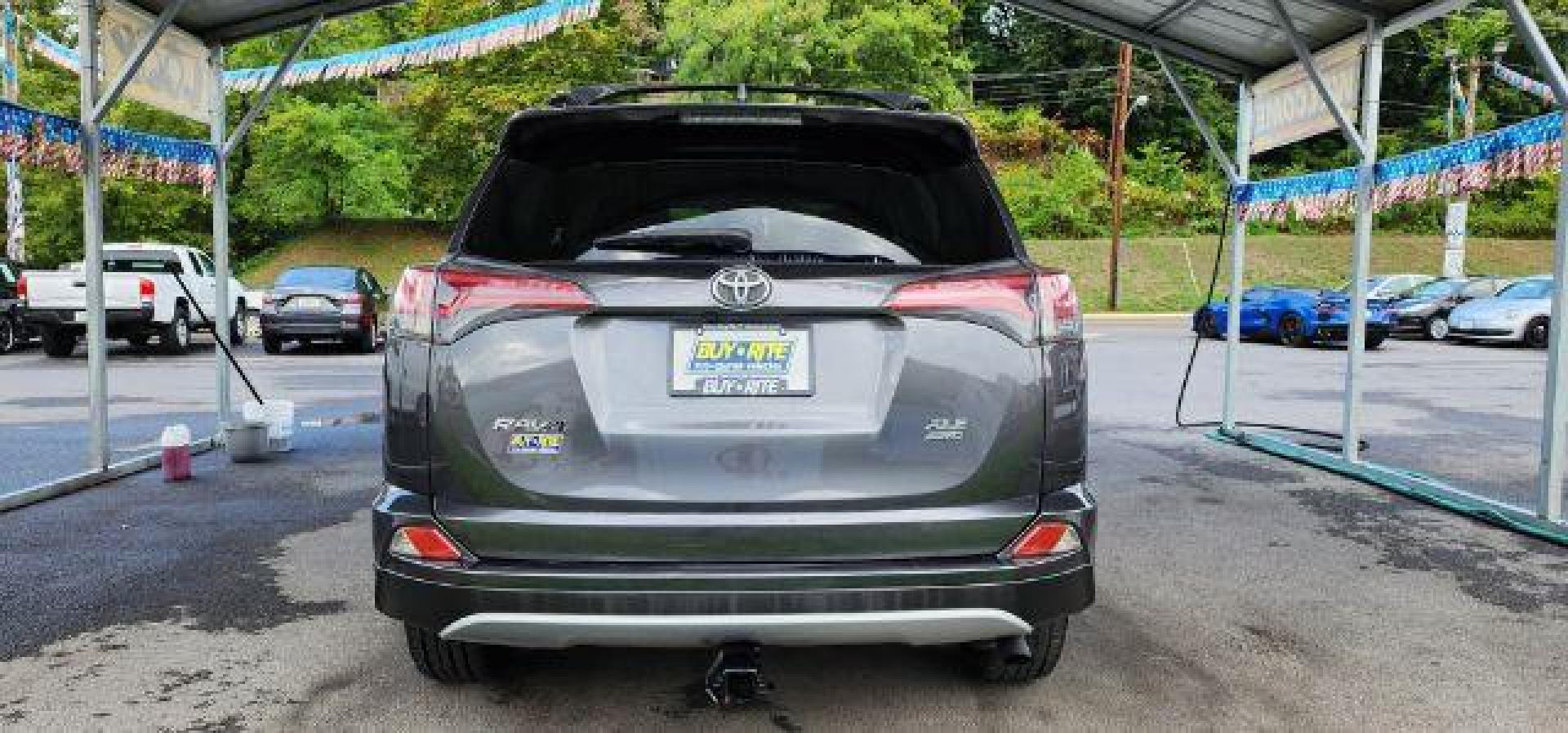 2016 Gray /Black, cloth Toyota RAV4 XLE AWD (JTMRFREV2GJ) with an 2.5L L4 engine, AT transmission, located at 15520 McMullen Hwy SW, Belair, MD, 21502, (301) 729-3700, 39.581375, -78.846451 - Photo#9