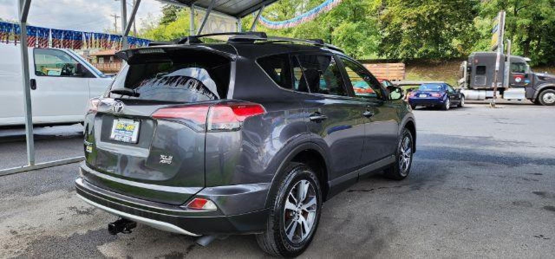 2016 Gray /Black, cloth Toyota RAV4 XLE AWD (JTMRFREV2GJ) with an 2.5L L4 engine, AT transmission, located at 15520 McMullen Hwy SW, Belair, MD, 21502, (301) 729-3700, 39.581375, -78.846451 - Photo#11