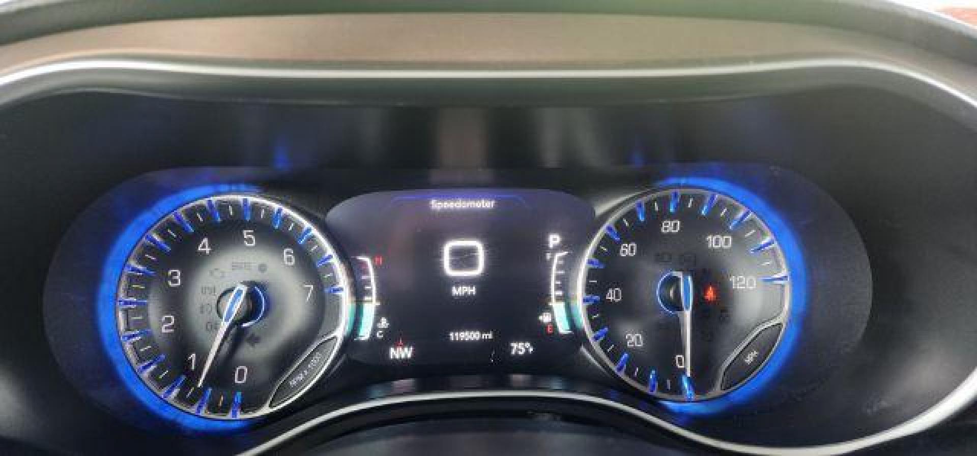 2017 GRAY /Leather Black CHRYSLER PACIFICA TRG (2C4RC1EG1HR) with an 3.6L V6 engine, AT transmission, located at 15520 McMullen Hwy SW, Belair, MD, 21502, (301) 729-3700, 39.581375, -78.846451 - Photo#5