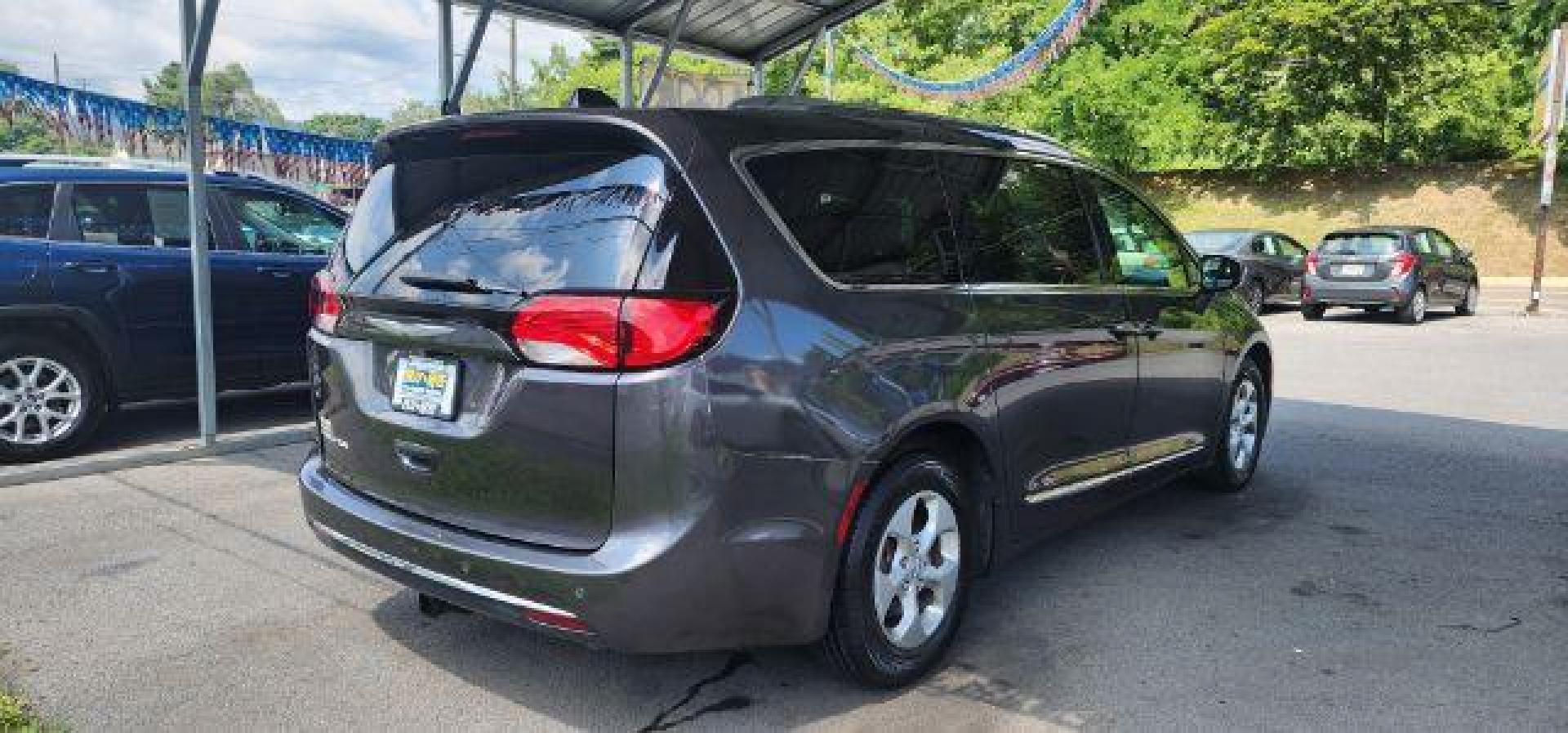 2017 GRAY /Leather Black CHRYSLER PACIFICA TRG (2C4RC1EG1HR) with an 3.6L V6 engine, AT transmission, located at 15520 McMullen Hwy SW, Belair, MD, 21502, (301) 729-3700, 39.581375, -78.846451 - Photo#12